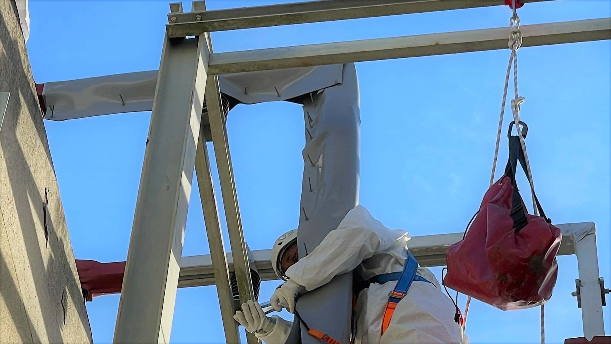 Lámina de silicona vulcanizada E/PLAQUE con refuerzo de tejido de poliéster en protección fase-tierra de subestación de alta tensión hasta 35 kV