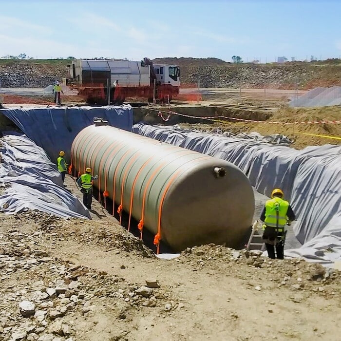 Above 40 MVA, the submerged electrical transformer must be fitted with a drip tray.