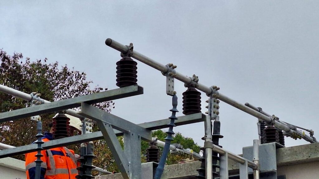 Maintenance facilitée des sous stations ENEDIS RTE avec la gamme réutilisable MIDSUN pour la protection avifaune