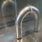 Sifone di sicurezza adattato sul fondo del pozzetto ERT&reg; -W per il drenaggio dell'acqua.