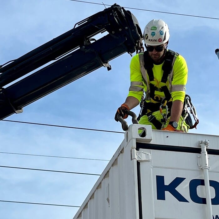 installation des accessoires et outils de manutention par Sonec sur le chantier enedis