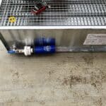 Kit de filtration des huiles diélectriques SPI PETRO-PIT-410 avec préfiltre PFC-44 monté sur bac de rétention métallique SANERGRID