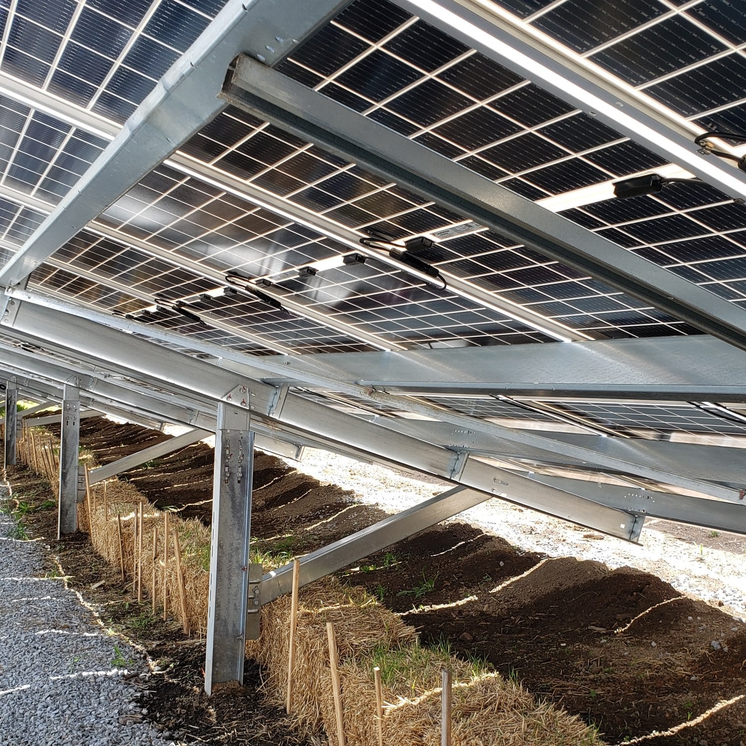 Galvagrid permet de rallonger la durée de vie de vos parcs photovoltaïques notamment en milieu salin