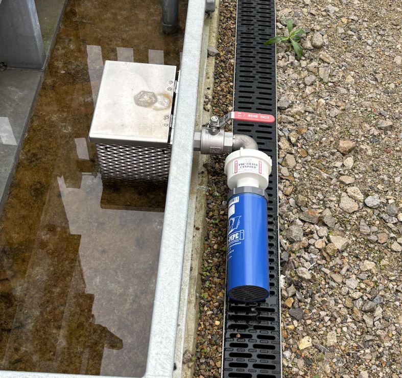 Zoom sur cage de filtration et kit de filtration SPI par SANERGRID pour un drainage facile et autonome