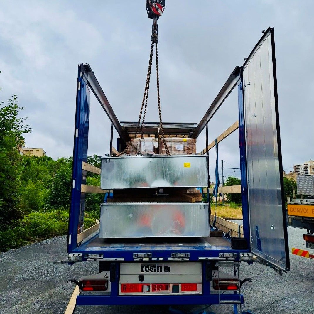 Carga del tanque modular ERT MODULO de Sanergrid