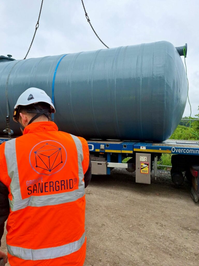 Fossa prefabbricata decentrata a doppia parete in vetroresina SANERGRID per trasformatori oltre 40 MVA