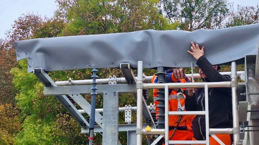 MIDSUN SYNERDIS E Plate, perfectly adapting to the irregular shapes of complex electrical equipment