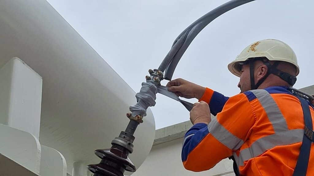 Protección E Tape MIDSUN de SYNERDIS que se adapta a líneas aéreas, cables o barras de subestaciones ENEDIS y RTE