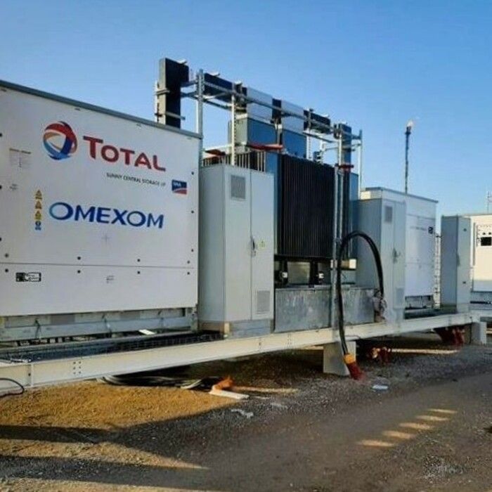 Skid BESS con trasformatore dotato della propria vasca di contenimento ignifuga SANERGRID