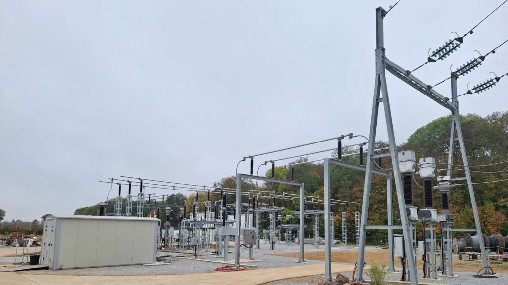 Vista general de una subestación ENEDIS y RTE ANTES de la instalación de MIDSUN SYNERDIS por SONEC