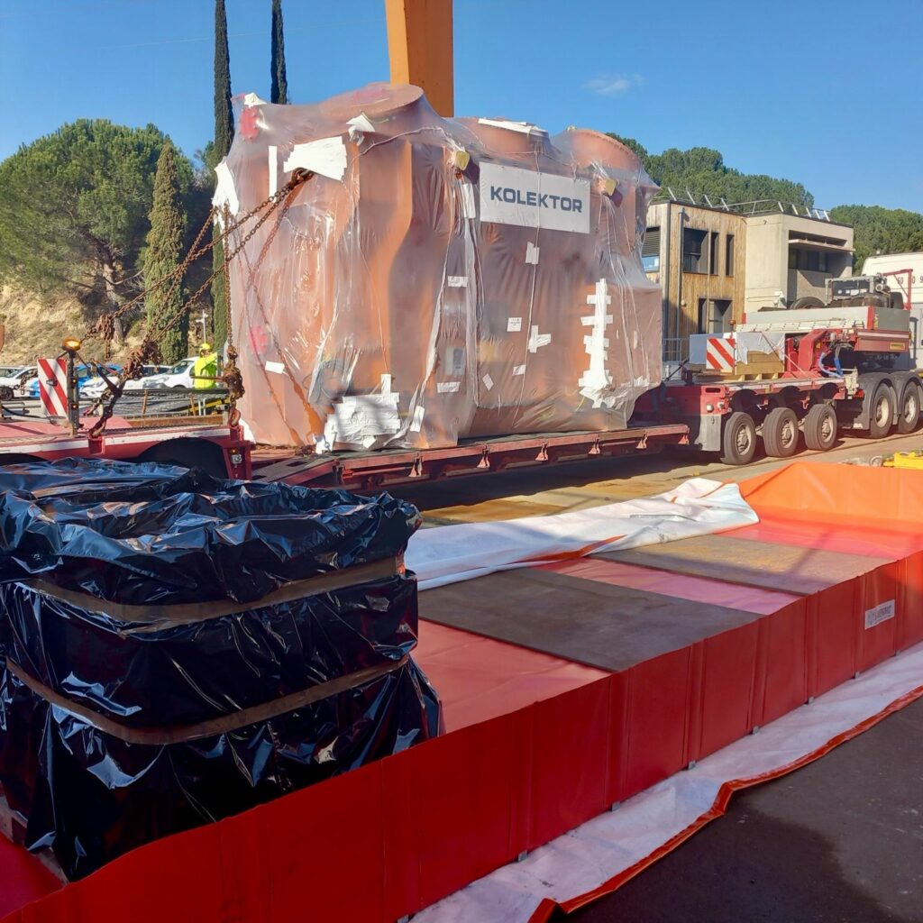 déchargement transformateur de puisssance dans bac de rétention provisoire trflex sanergrid pour stockage avant mise en place