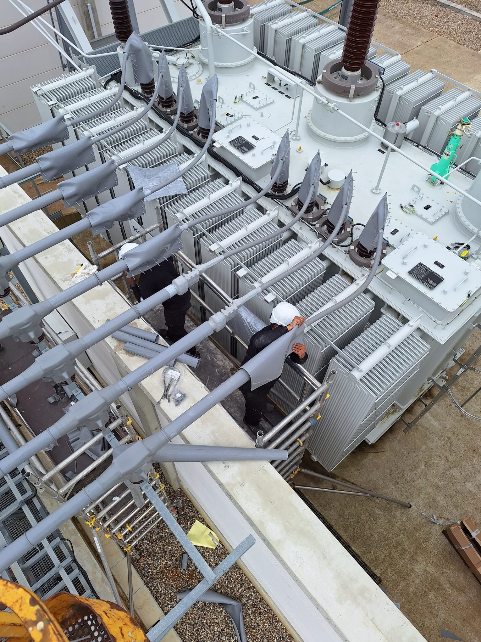 Mise en place de EPLAQUE et ECOVER en silicone de MIDSUN® adaptés au site par l'équipe KESF