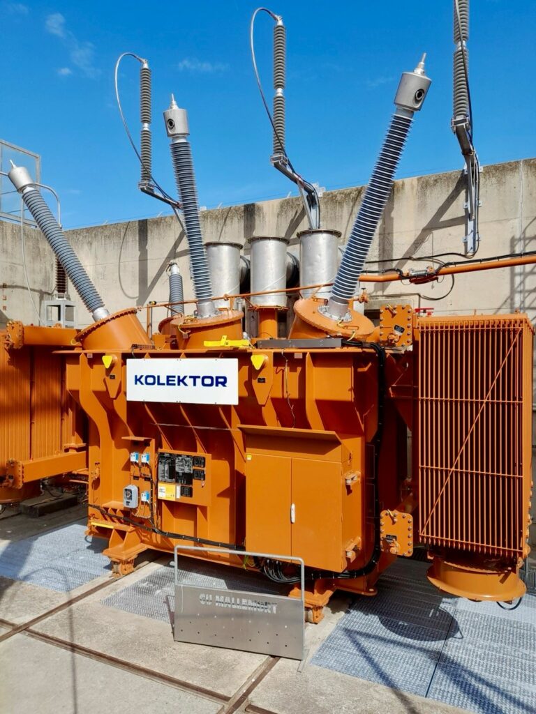 mise en route transformateur de puissance kolektor etra sur site edf centrale hydroélectrique par équipe sonec kesf